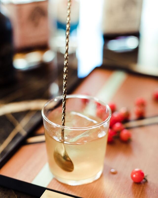 Little mid-week happy hour to get us through the week. 🍸